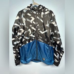 UNDER ARMOUR WINDBREAKER BLUE AND BLACK SIZE LARGE NEVER WORN WITHOUT TAGS